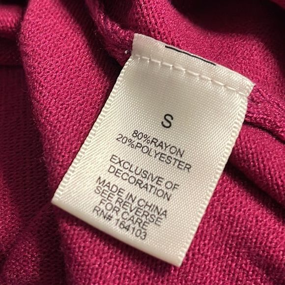 Beautiful Raspberry Tunic/Mini Length Sweater with Fold Down Collar Size S - Picture 7 of 7